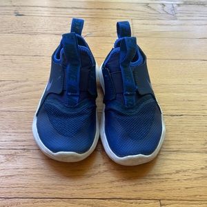 Nike flex runner slip ons, size toddler size 9